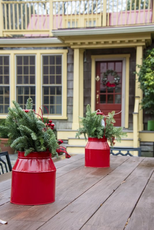 The extensive grounds on Willow Creek Road allow Erik Hein and Matt Rogers to have multiple vignettes of Christmas decor.